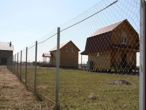 Забор из сетки рабицы в натяг с протяжкой арматуры 150 метров фото недорого