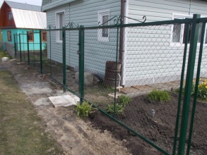 Забор из сетки рабицы в натяг секционный 15 метров фото в Серпухове