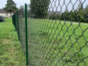 Забор из сетки рабицы в натяг 80 метров фото в Серпухове